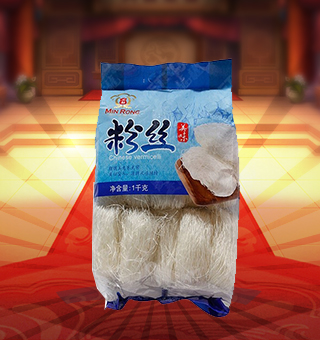 新閩融粉絲產(chǎn)自上凍煙臺(tái)1.5kg每袋，粉絲是淀粉制品，含有豐富的營(yíng)養(yǎng)和多種礦物質(zhì)，多食對(duì)人的健康有好處，既便捷又健康。粉絲有良好的附味性，它能吸收各種鮮美湯料的味道，再加上粉絲本身的柔潤(rùn)滑，更加爽口宜人，涼拌更佳。