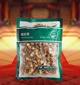 閩融臻選姬松茸產自黑龍江牡丹江200g每袋，姬松茸菌蓋嫩，菌柄脆，口感極好，蛋白質組成中包括十八種氨基酸，人體的八種必需氨基酸齊全，還含有多種維生素和麥角甾醇。姬松茸營養極其豐富，而且組配合乎人體健康要求，尤其引人注目的是醫藥保健價值。據報道，其多糖含量為食用蕈菌之首，特別是所含甘露聚糖對抑制腫瘤(尤其是腹水癌)、醫療痔瘺、增強精力、防治心血管病等都有神效。
