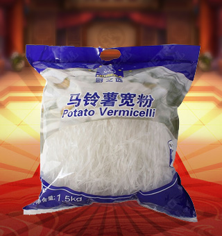 廚之選馬鈴薯寬粉產(chǎn)自山東煙臺(tái)1.5kg每袋，選用上等馬鈴薯，脫毒種薯嚴(yán)格培育，得天獨(dú)厚的自然條件，精心制作而成。采用上乘工藝，配合先進(jìn)的生產(chǎn)技術(shù)，品質(zhì)安全有保障，讓您吃的放心。