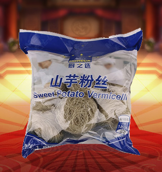 廚之選山芋粉絲產(chǎn)自山東煙臺(tái)1.5kg每袋，精選優(yōu)質(zhì)綠豆淀粉等為原料，融合水精制而成，品質(zhì)優(yōu)良，天然上等，營(yíng)養(yǎng)豐富。入口順滑，口齒留香，產(chǎn)品選料考究，口味純正，美味又健康，品質(zhì)優(yōu)質(zhì)，值得信賴。塑料質(zhì)地包裝，粉絲分明可見(jiàn)，食用簡(jiǎn)單方便，是廚房常備品的上佳選擇。