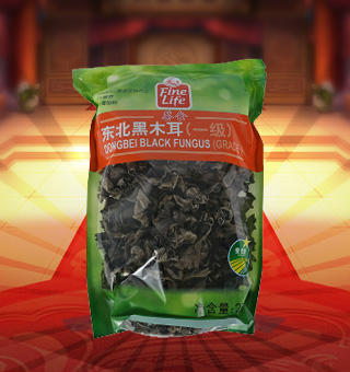 薈食(FINE LIFE)一級東北黑木耳產自黑龍江牡丹江250g每袋，精選新鮮食用木耳，從采摘、加工、包裝都經過嚴格的食用消毒檢驗，衛生安全，放心食用?？诟邢愦喔挥袕椥裕秤脙r值高，可用來配菜、涼拌、搭配煲湯、小炒等，多種吃法，多種營養選擇。采用透明的塑料包裝，大氣美觀，新鮮清晰可見，方便消費者們的選購，質量保證，放心購買。