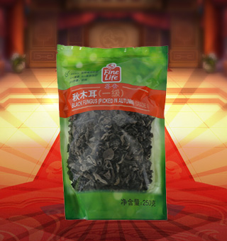 薈食(FINE LIFE)一級秋木耳產自吉林省吉林市250g每袋，精選新鮮食用木耳，從采摘、加工、包裝都經過嚴格的食用消毒檢驗，衛生安全，放心食用。口感香脆富有彈性，食用價值高，可用來配菜、涼拌、搭配煲湯、小炒等，多種吃法，多種營養選擇。采用透明的塑料包裝，大氣美觀，新鮮清晰可見，方便消費者們的選購，質量保證，放心購買。