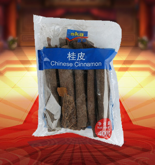 宜客(AKA)桂皮產(chǎn)自四川成都400g每袋，茶樹菇是一種低熱量、低脂肪的食品，其外觀呈褐色，味道鮮美，具有滑、鮮、嫩的特點。茶樹菇含有大量的稀有元素——脂肪、維生素、膳食纖維、碳水化合物、鎂、鐵等元素，給人提供所需營養(yǎng)。